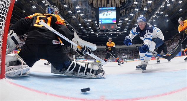 Finns play with power