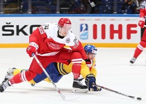 MOSCOW, RUSSIA - MAY 8: Sweden's Erik Gustafsson #29  and Denmark's Nikolaj Ehlers #24 battle for the puck during preliminary round action at the 2016 IIHF Ice Hockey Championship. (Photo by Andre Ringuette/HHOF-IIHF Images)


