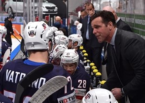 ST. PETERSBURG, RUSSIA - MAY 13: USA's Assistant Coach David Quinn talks with Frank Vatrano #72 on the bench during preliminary round action at the 2016 IIHF Ice Hockey World Championship. (Photo by Minas Panagiotakis/HHOF-IIHF Images)

